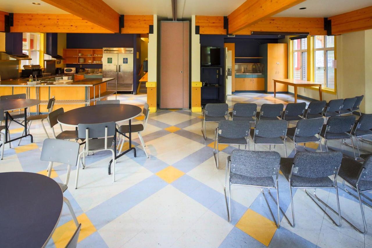 Auberge de jeunesse Hi Alpine Centre - *